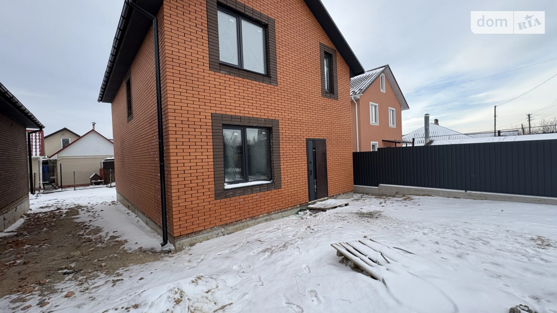 Продается дом на 2 этажа 105 кв. м с бассейном, цена: 98000 $ - фото 2