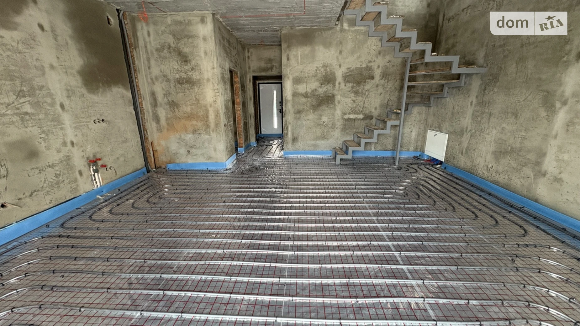 Продается дом на 2 этажа 105 кв. м с бассейном, цена: 98000 $ - фото 3