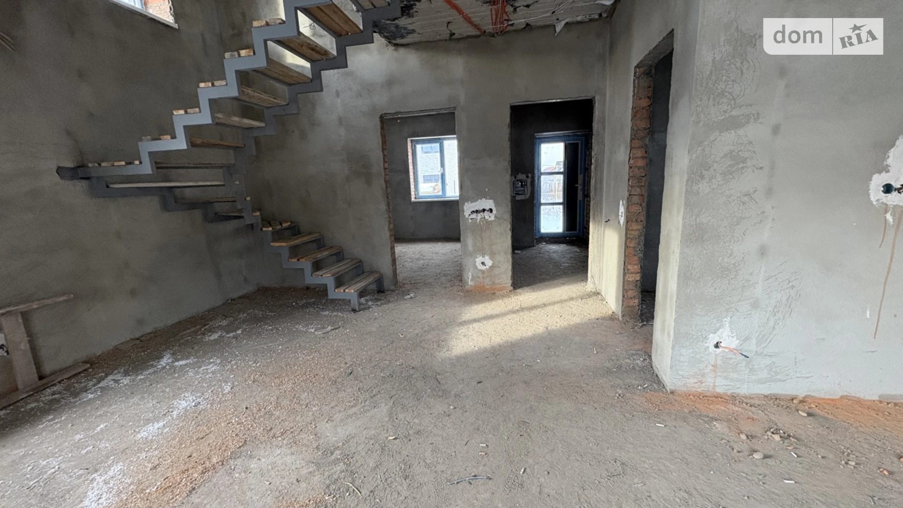 Продается дом на 2 этажа 115 кв. м с мебелью, цена: 92000 $ - фото 2