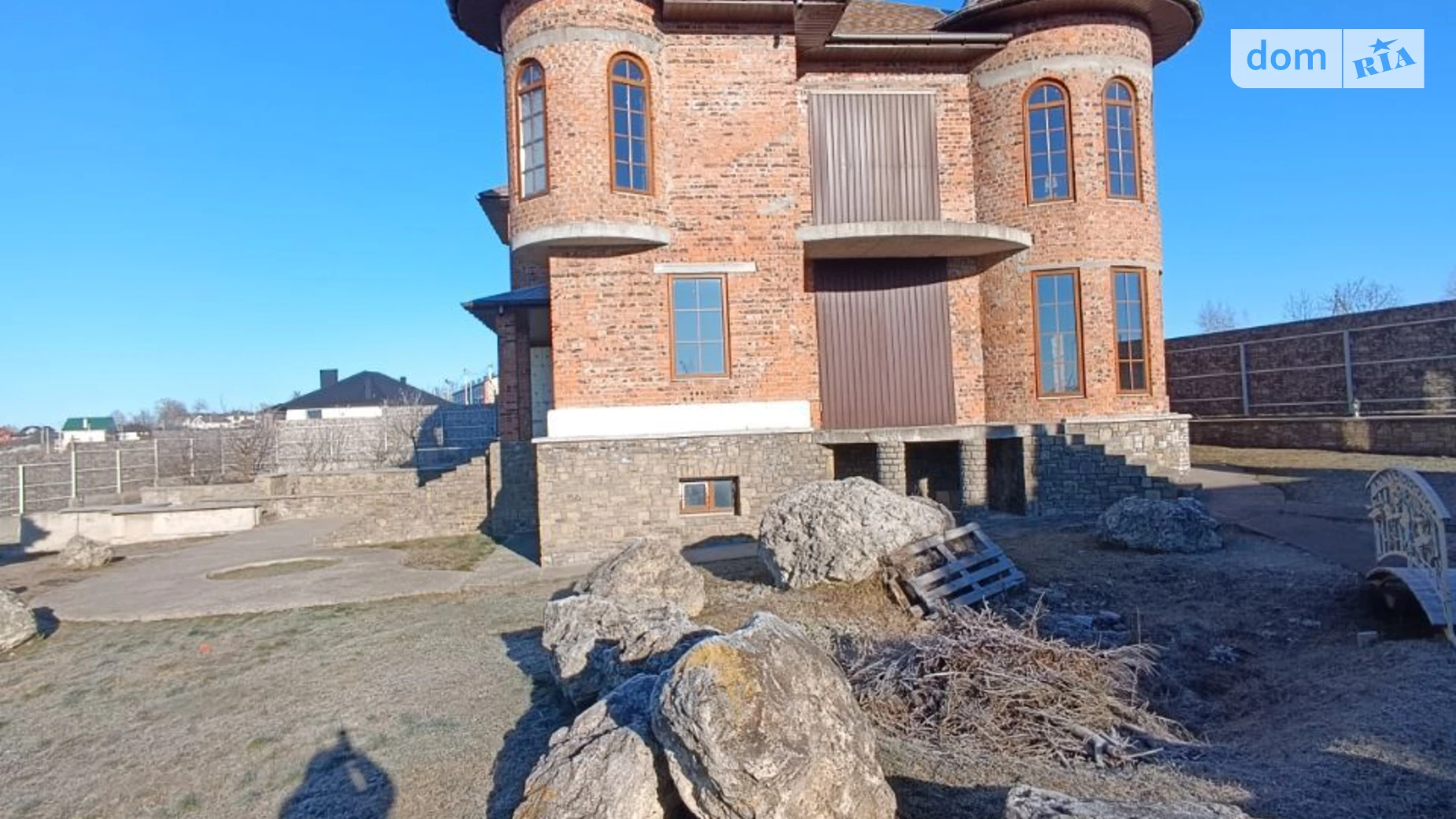 Продается дом на 2 этажа 224 кв. м с гаражом, цена: 177000 $ - фото 2