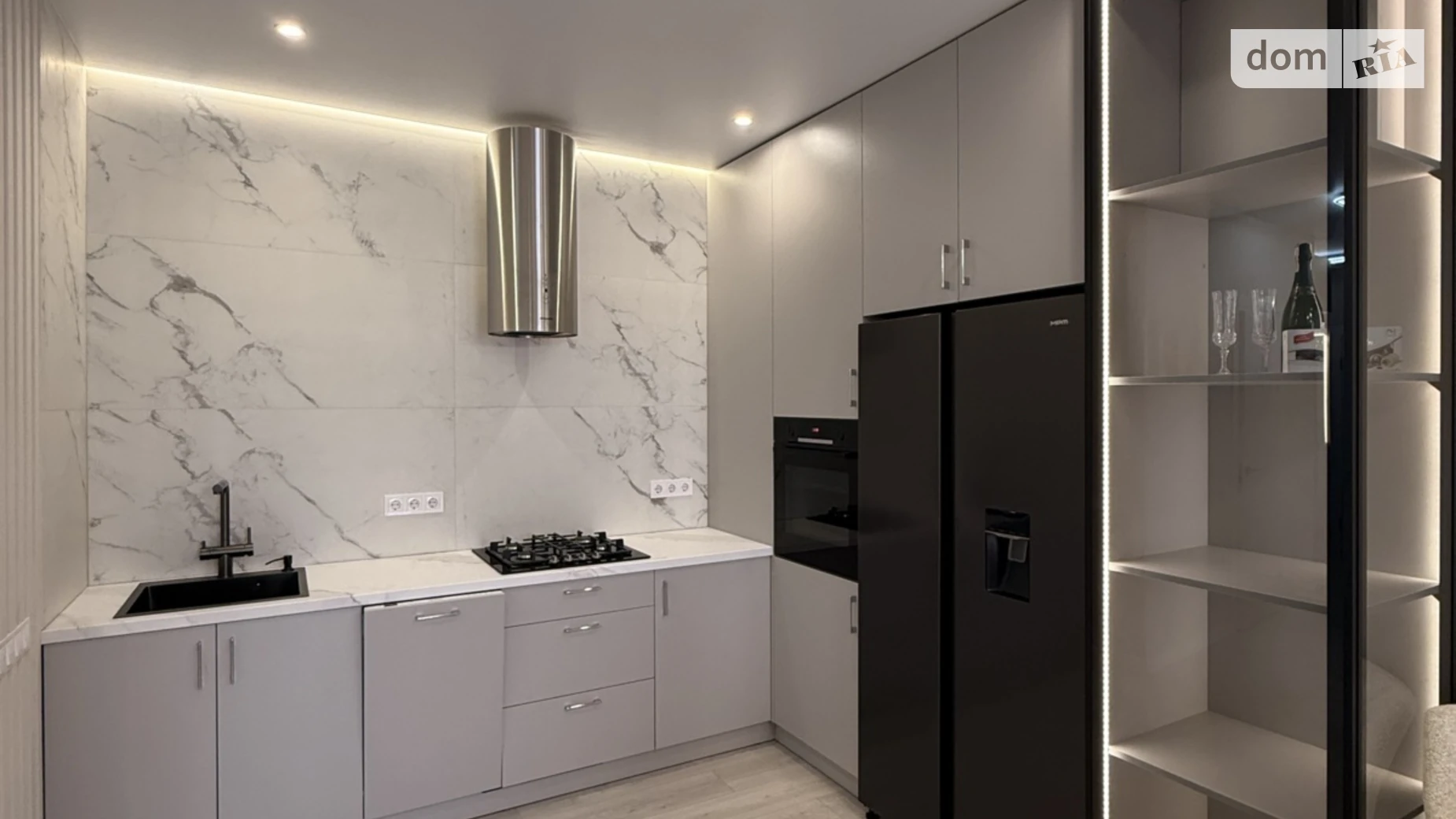 Продается 2-комнатная квартира 72 кв. м в Львове, ул. Роксоляны, 1 - фото 2