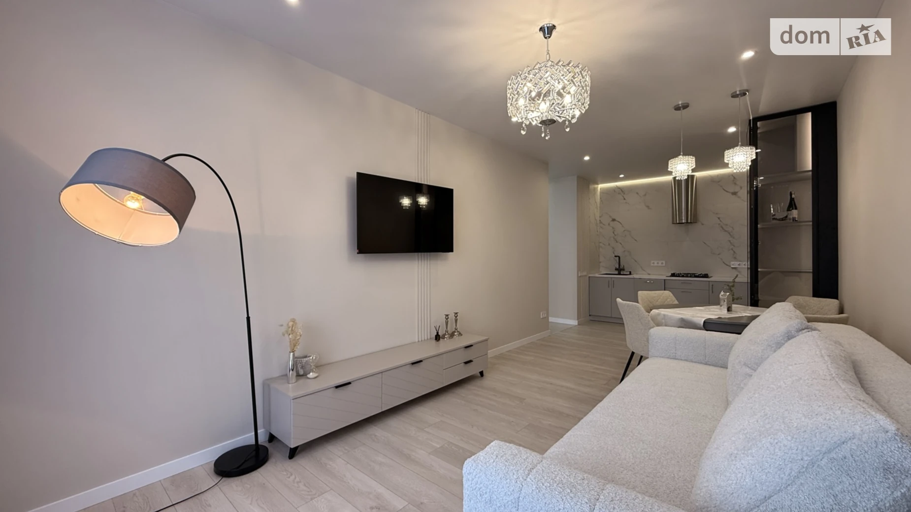 Продается 2-комнатная квартира 72 кв. м в Львове, ул. Роксоляны, 1 - фото 4