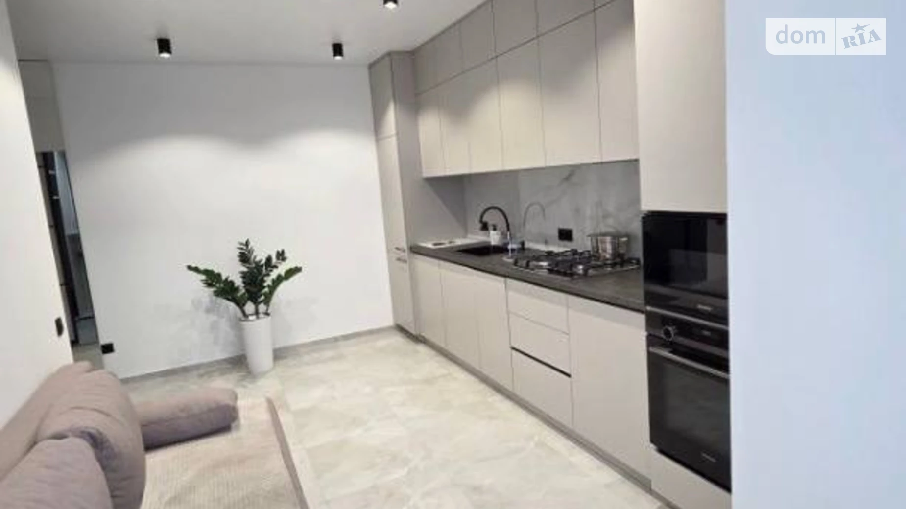 2-комнатная квартира 49 кв. м в Луцке, ул. Привокзальная - фото 5