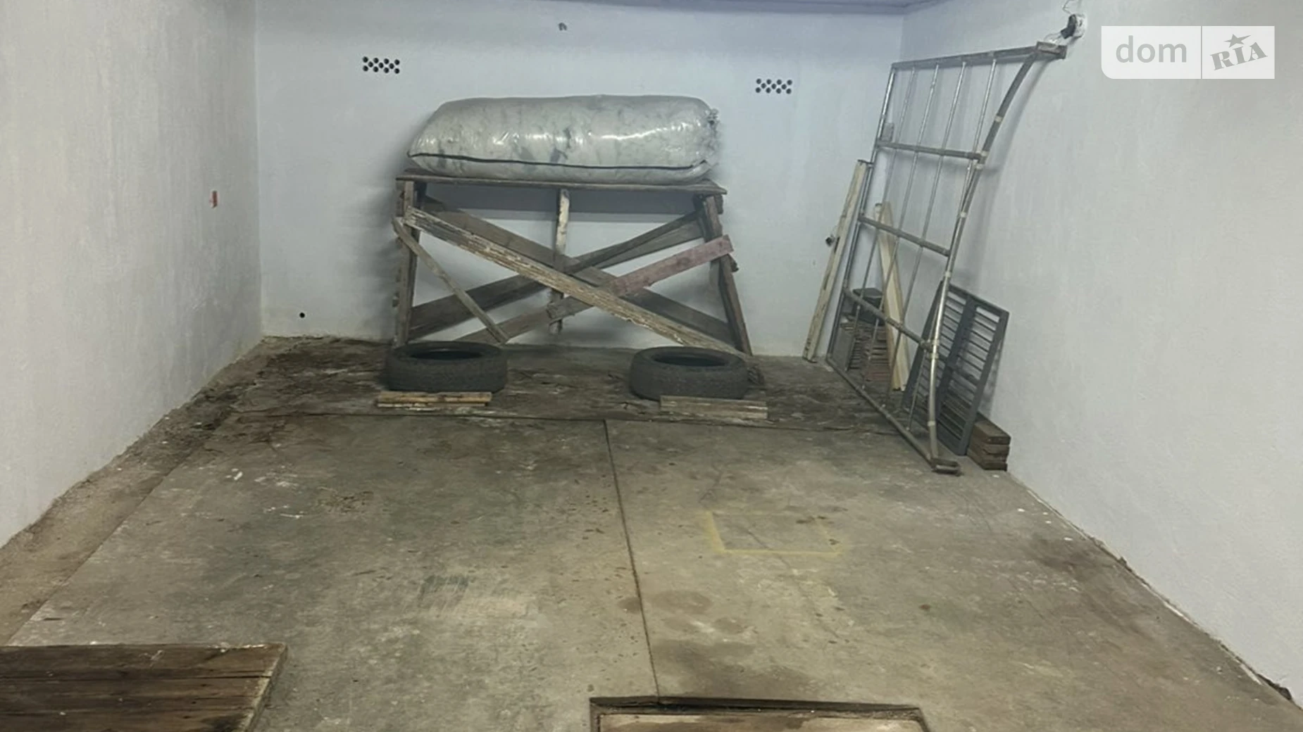 Сдается в аренду место в гаражном кооперативе под легковое авто на 24 кв. м, цена: 2500 грн - фото 4