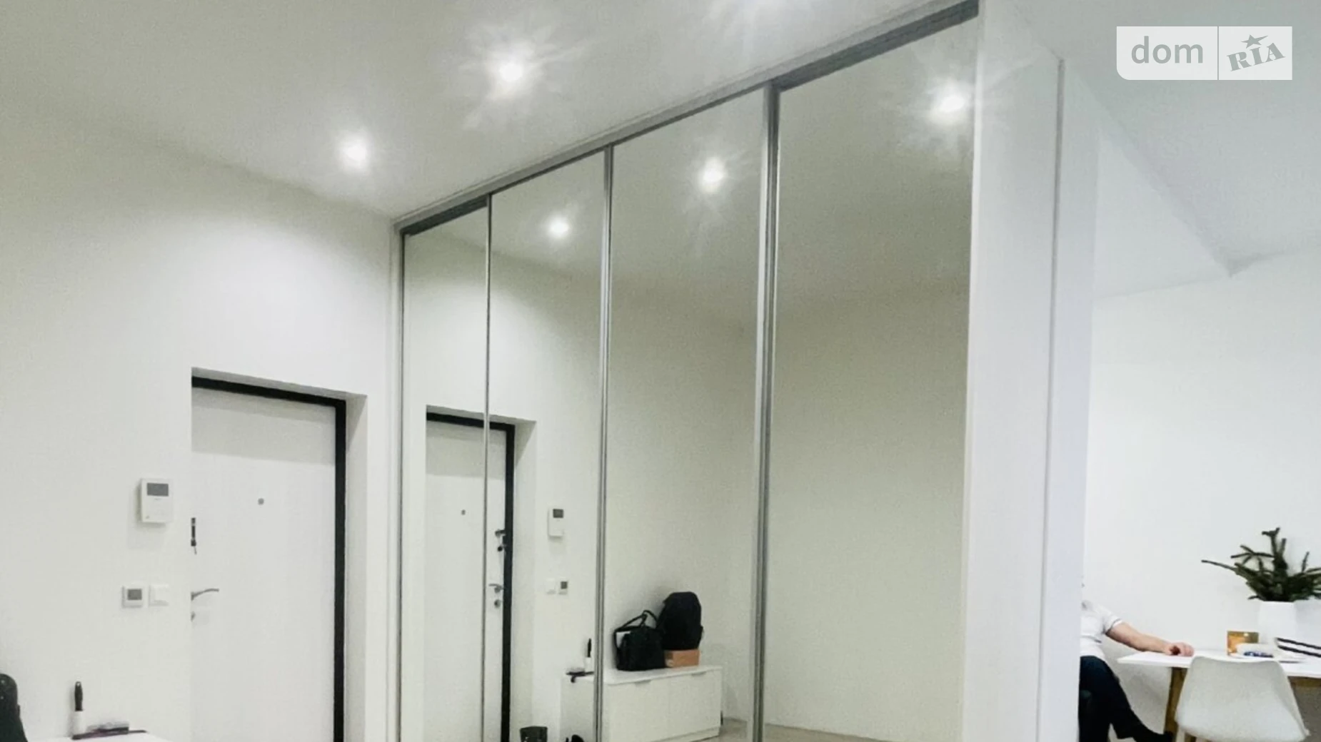 Продается 1-комнатная квартира 61.1 кв. м в Львове, ул. Стрыйская - фото 3