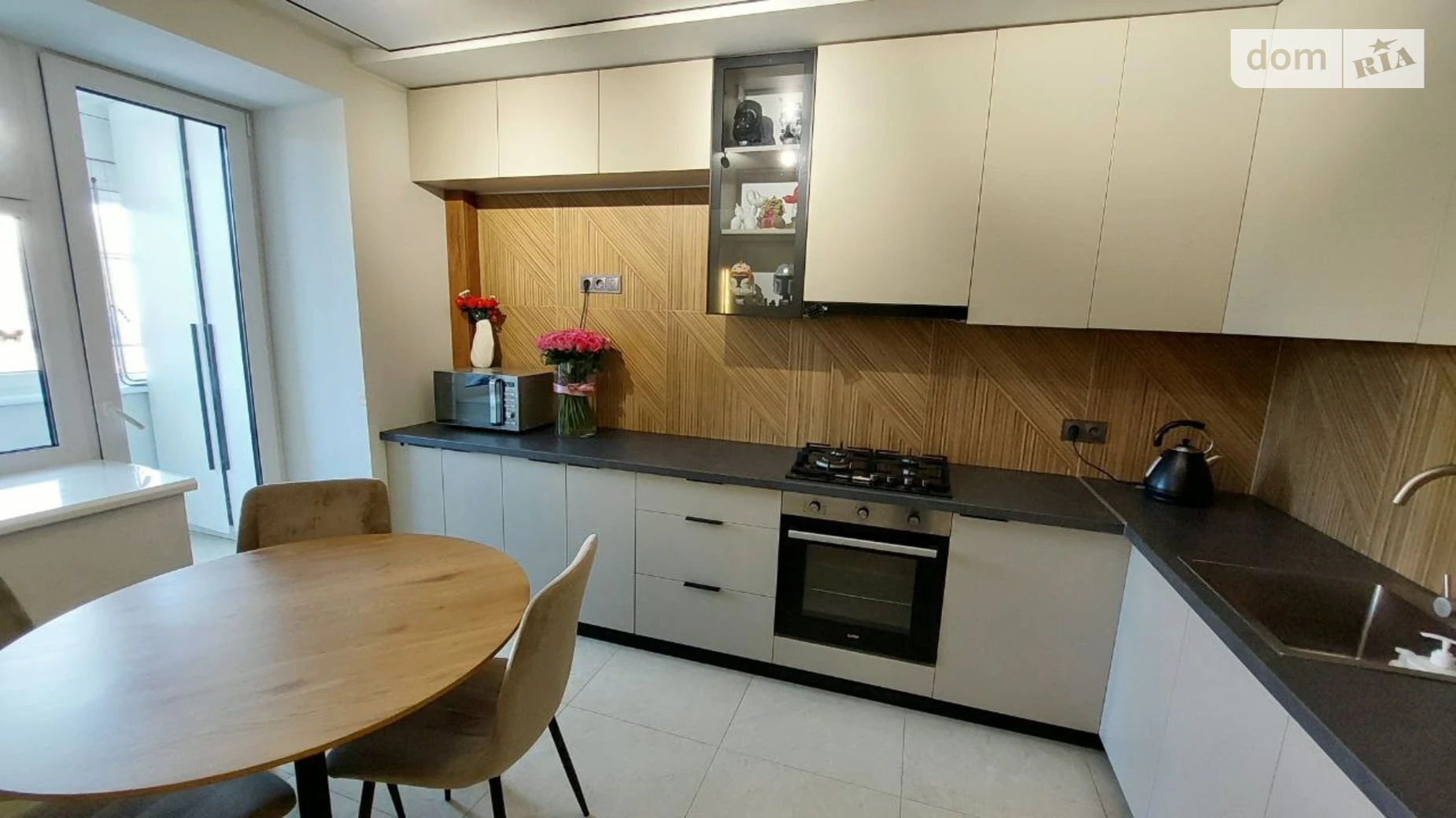 2-комнатная квартира 68 кв. м в Тернополе, ул. Чумацкая - фото 2