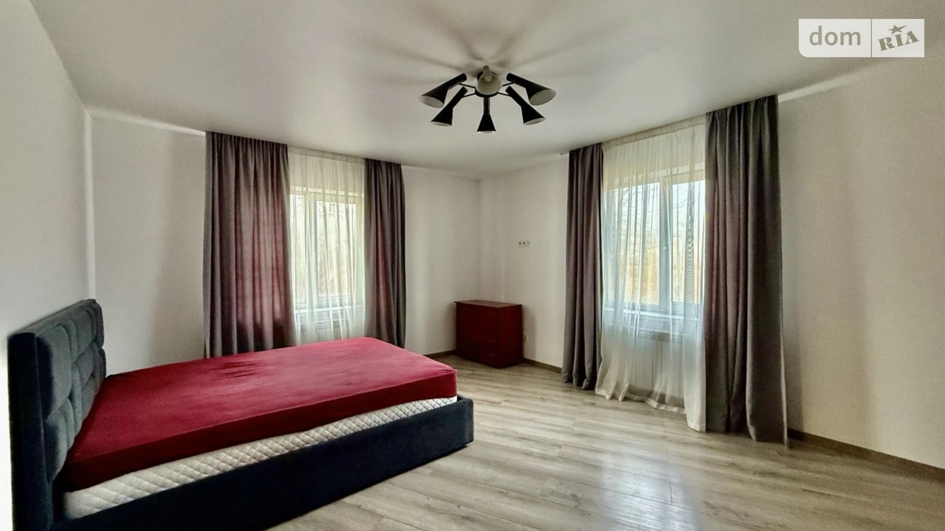 Продается одноэтажный дом 110 кв. м с бассейном, цена: 120000 $ - фото 2