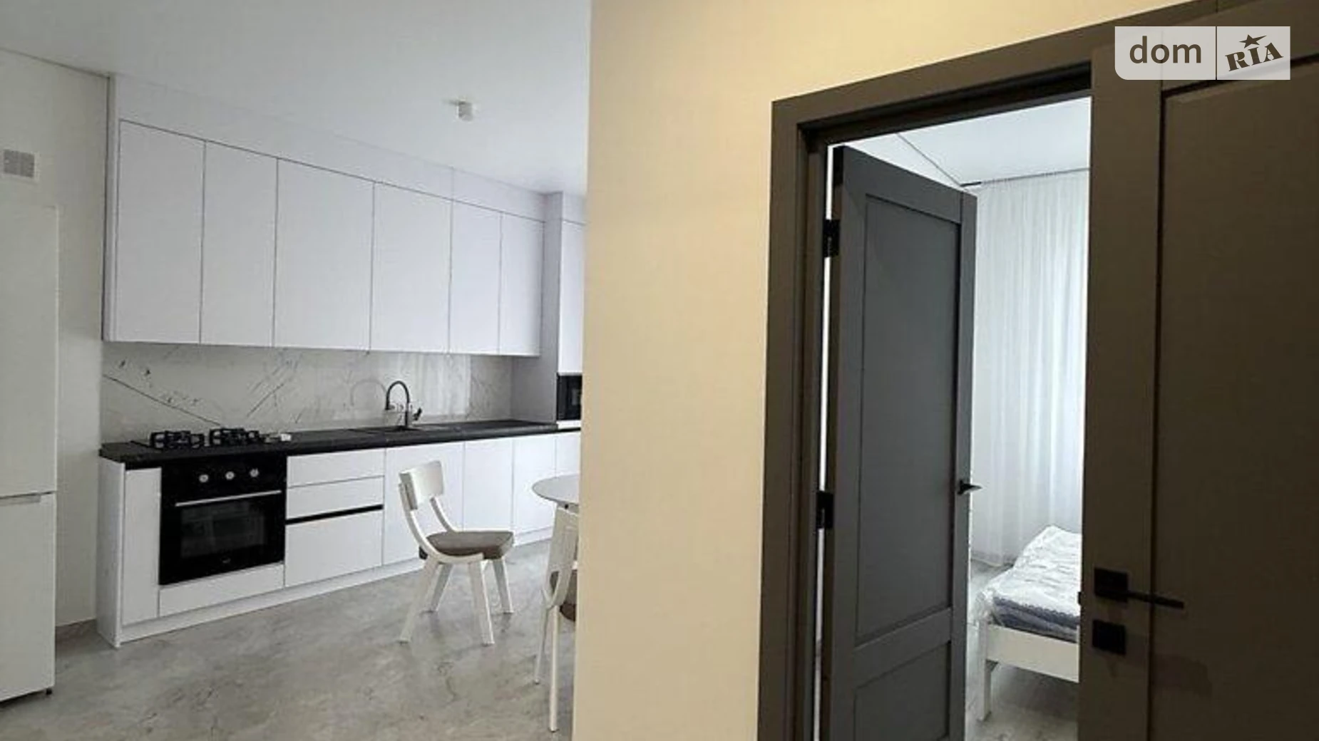 Продается 2-комнатная квартира 54 кв. м в Ужгороде, ул. Богомольца, 19 - фото 2