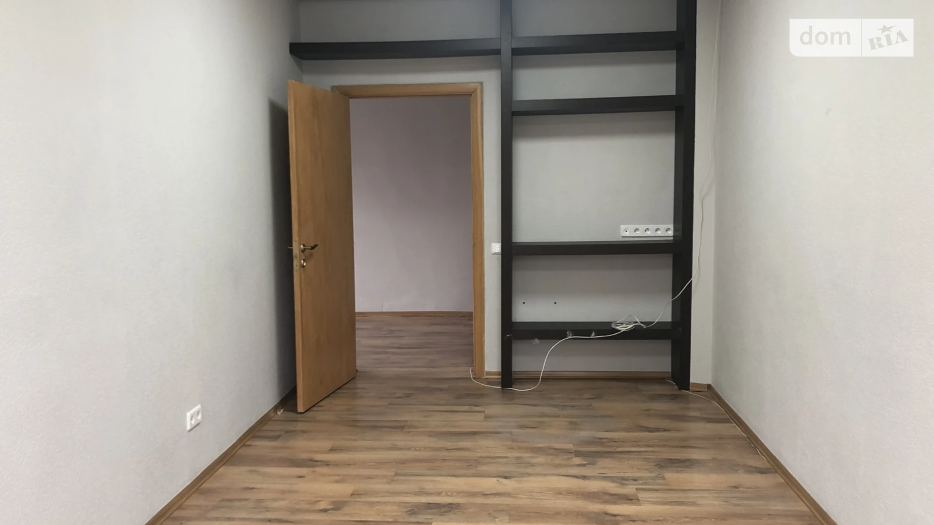 Сдается в аренду офис 43.7 кв. м в бизнес-центре, цена: 13984 грн - фото 4