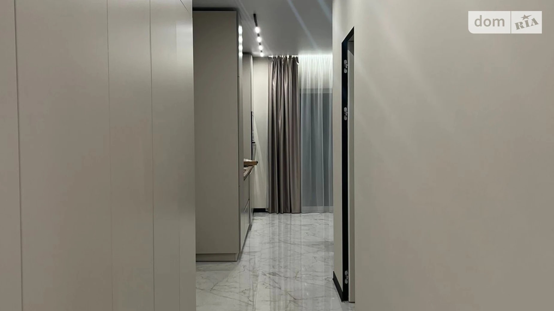 Сдается в аренду 1-комнатная квартира 54 кв. м в Ужгороде, ул. Собранецкая - фото 3