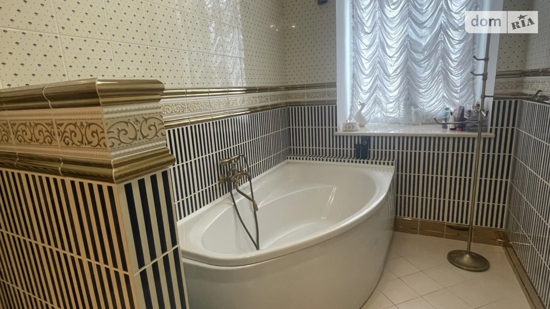 Продается 3-комнатная квартира 90 кв. м в Виннице, ул. Соборная - фото 3