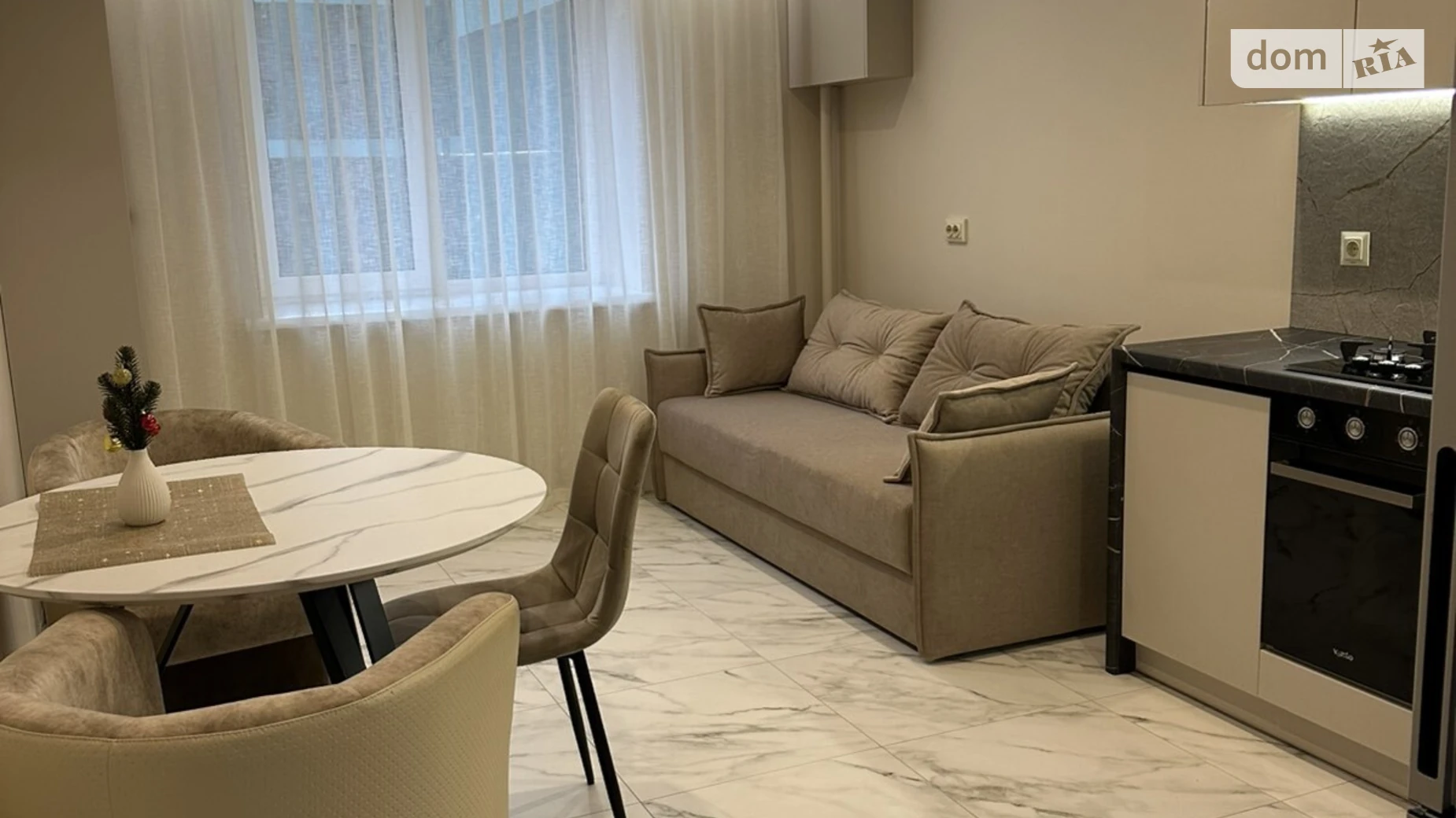 1-комнатная квартира 46 кв. м в Луцке, ул. Орлика Пилипа - фото 4