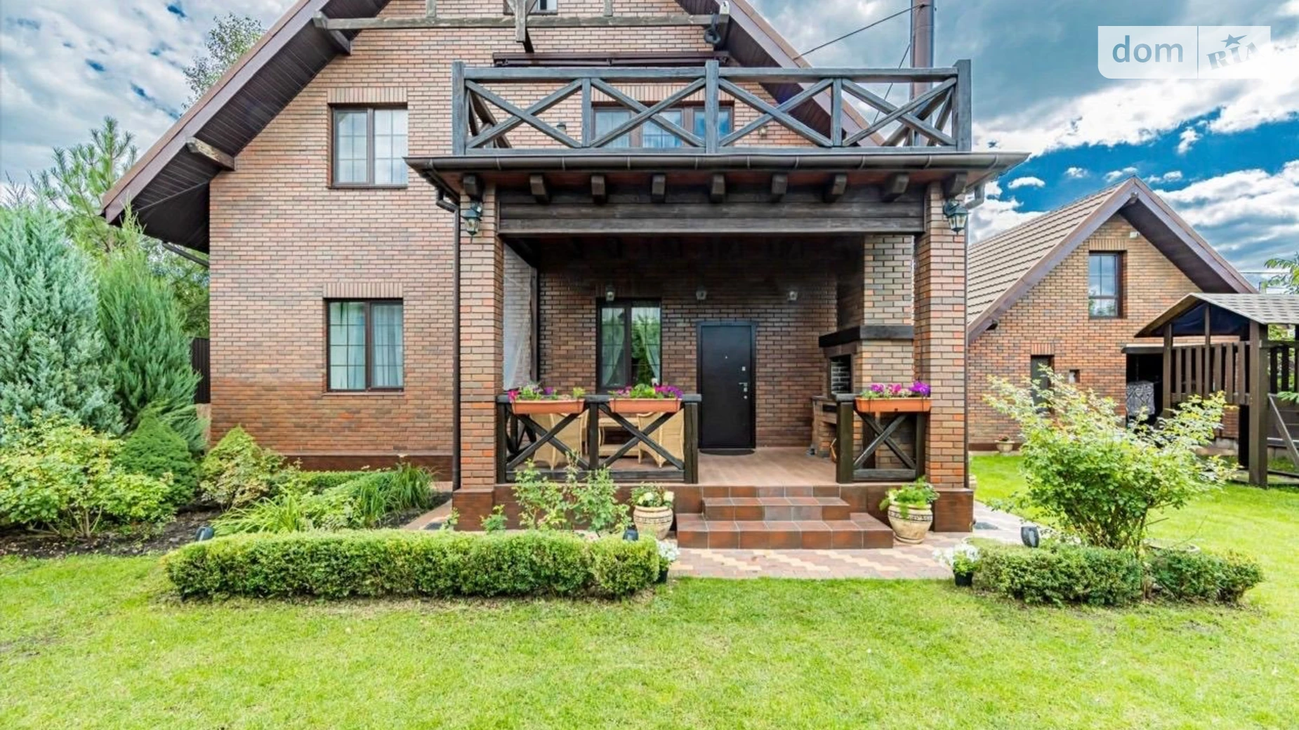 Продается дом на 2 этажа 220 кв. м с гаражом, цена: 390000 $ - фото 2