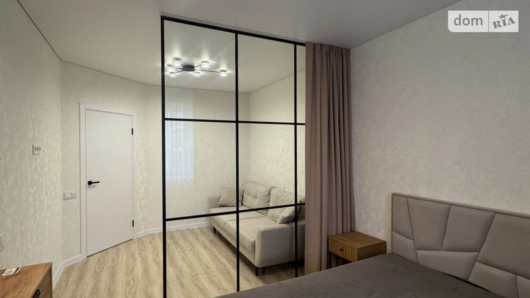 1-комнатная квартира 43 кв. м в Луцке, ул. Спутника, 14А - фото 2