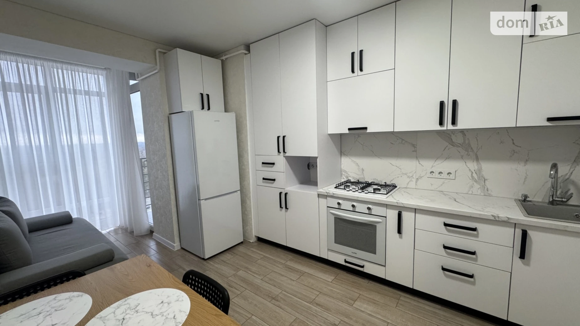 1-комнатная квартира 43 кв. м в Луцке, ул. Спутника, 14А - фото 4