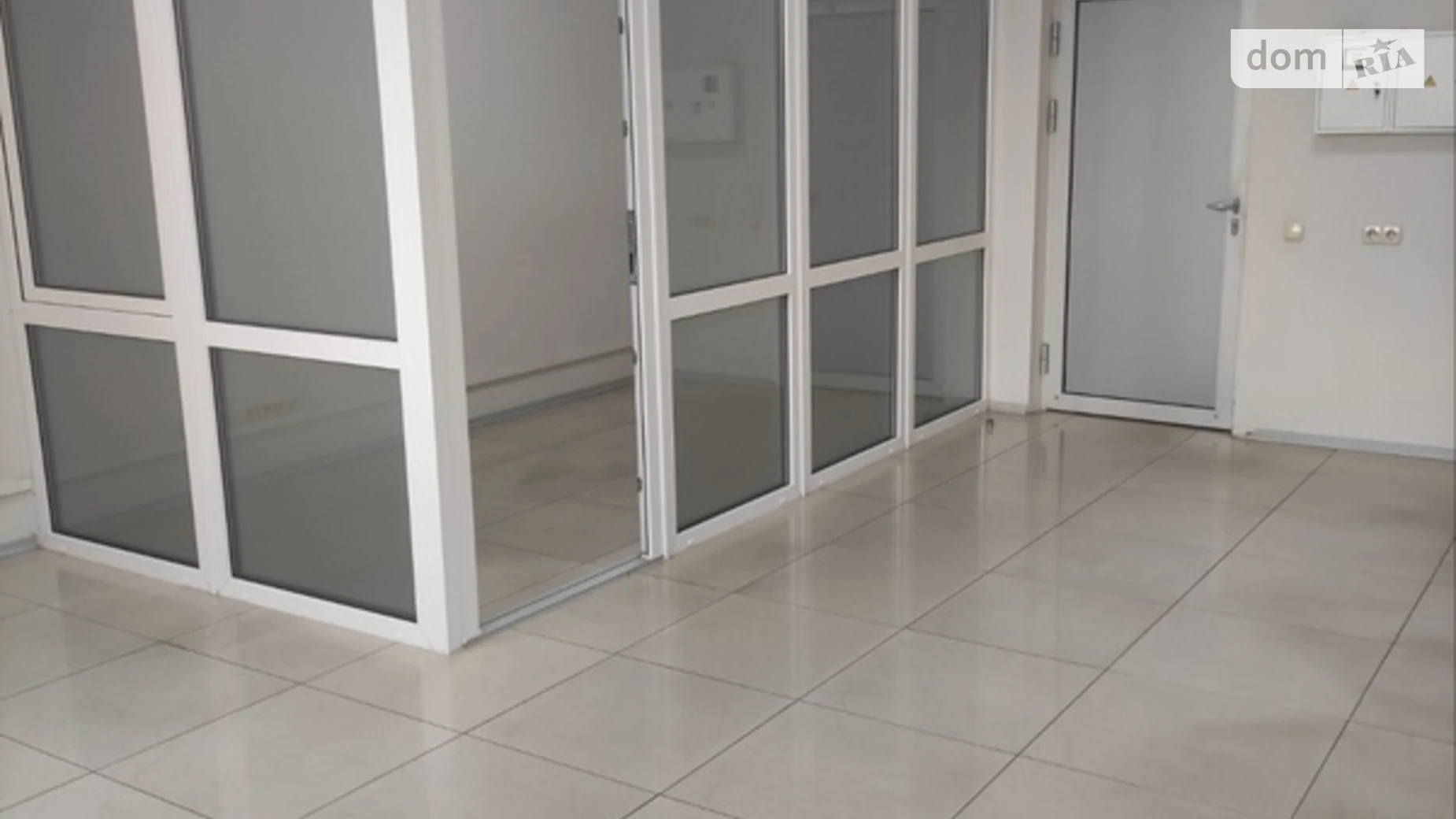 Сдается в аренду офис 37 кв. м в бизнес-центре, цена: 11500 грн - фото 4