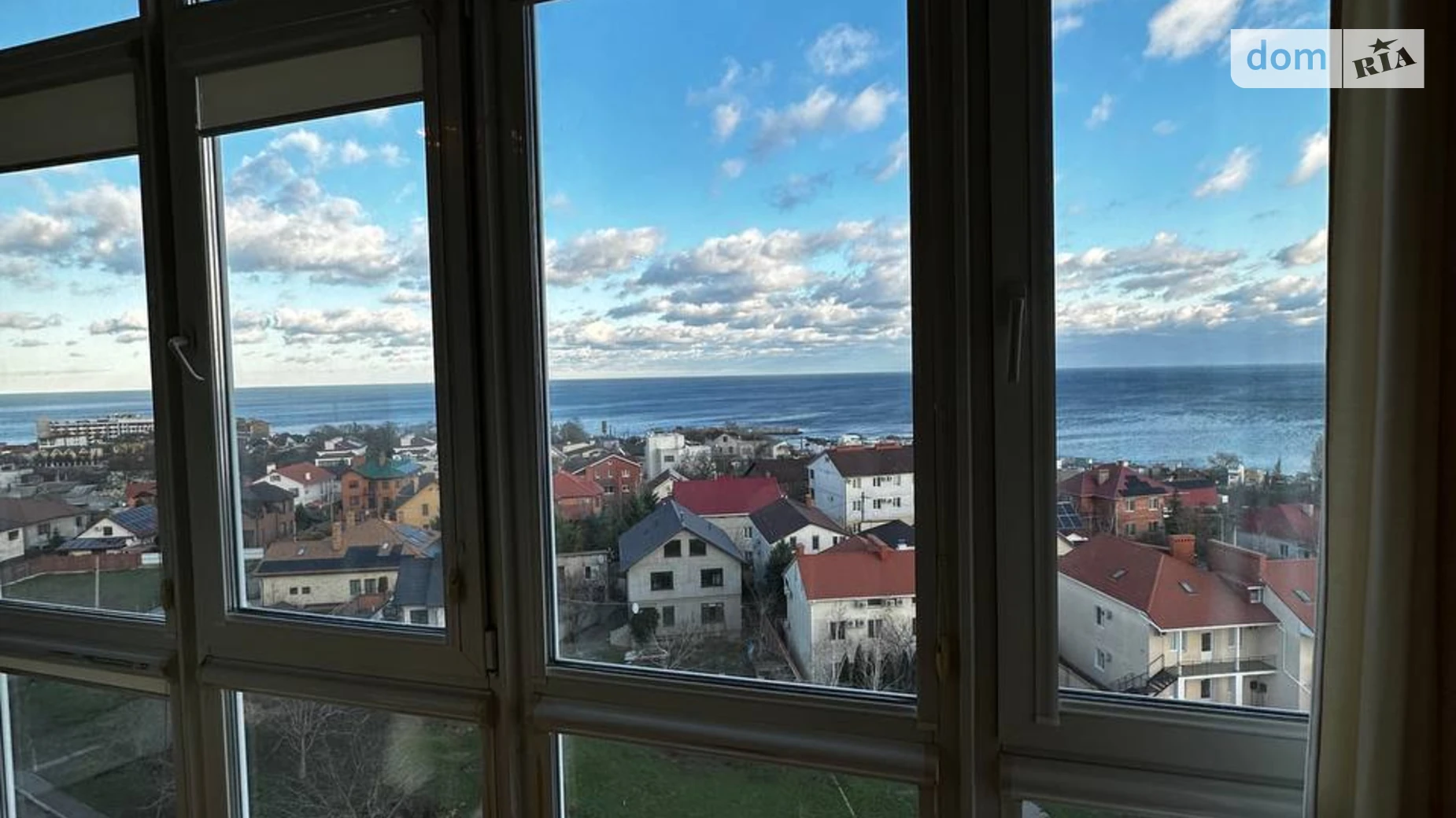 Продается 2-комнатная квартира 79.6 кв. м в Черноморске, ул. Парковая, 50 - фото 2