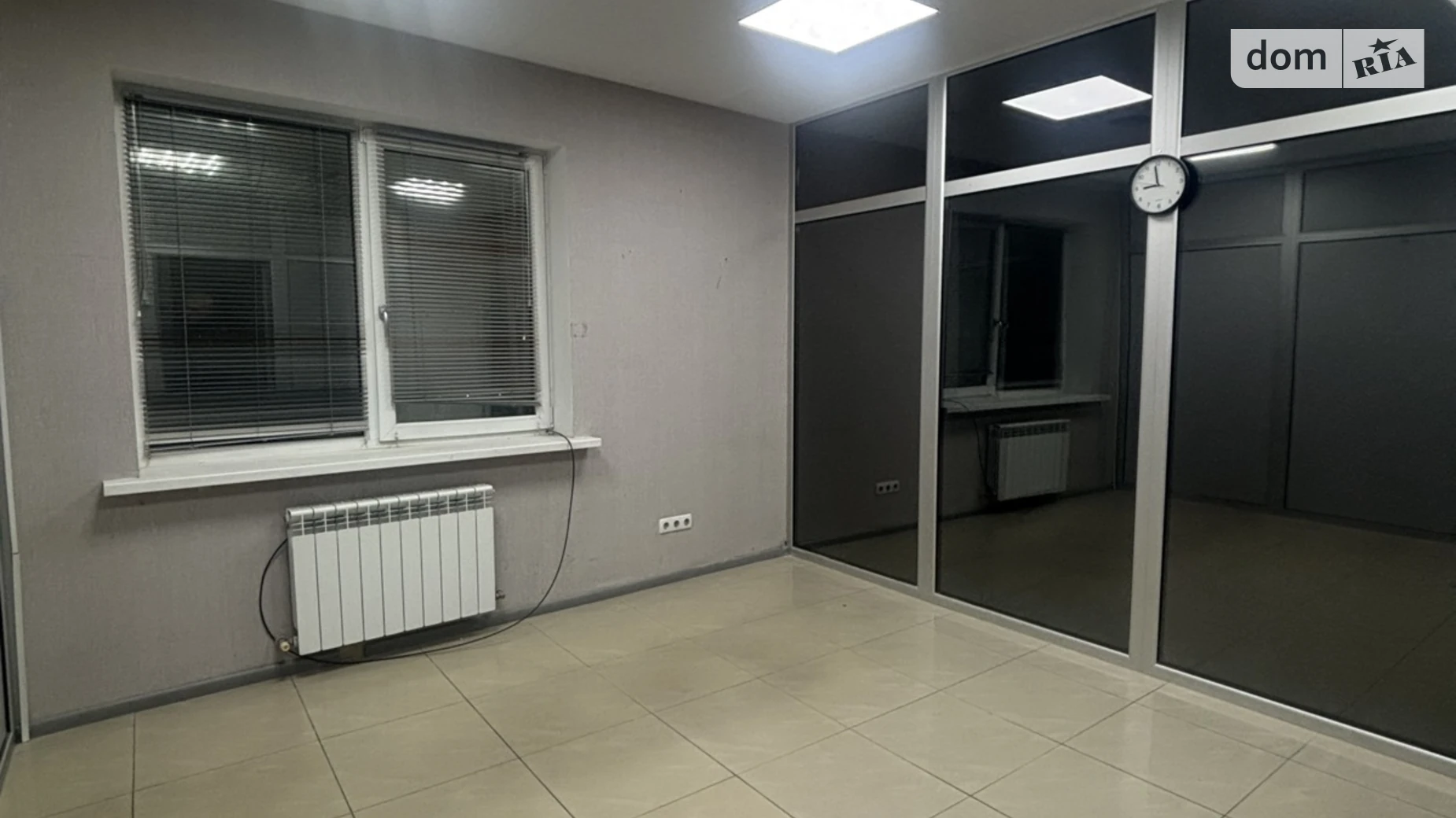 Сдается в аренду офис 13 кв. м в бизнес-центре, цена: 5500 грн - фото 2