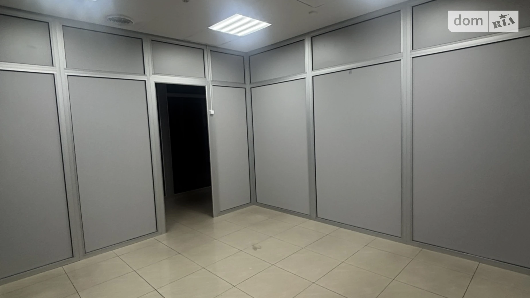 Сдается в аренду офис 13 кв. м в бизнес-центре, цена: 5500 грн - фото 4