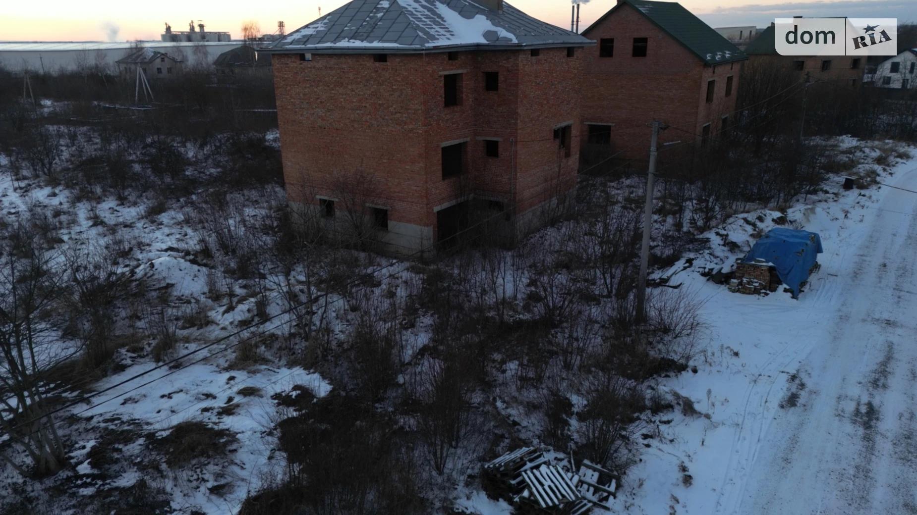 Продается дом на 3 этажа 373 кв. м с мансардой, цена: 49000 $ - фото 4