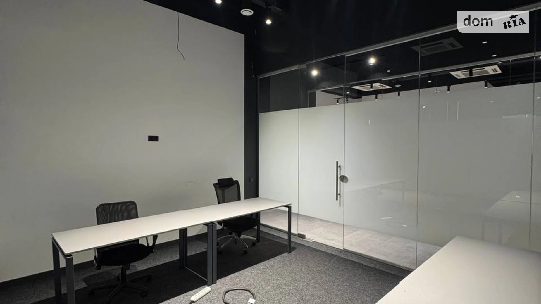 Сдается в аренду офис 20 кв. м в бизнес-центре, цена: 450 $ - фото 3