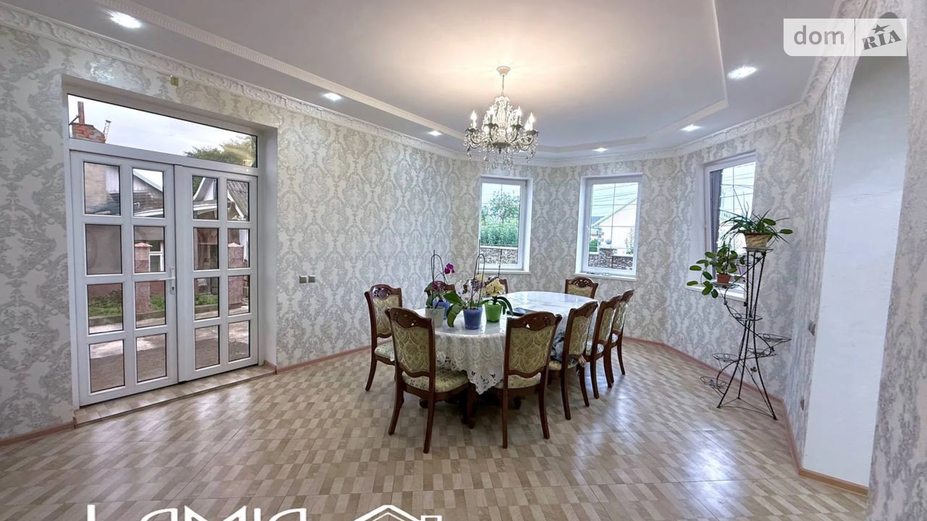 Продается дом на 2 этажа 263.2 кв. м с садом, цена: 180000 $ - фото 2