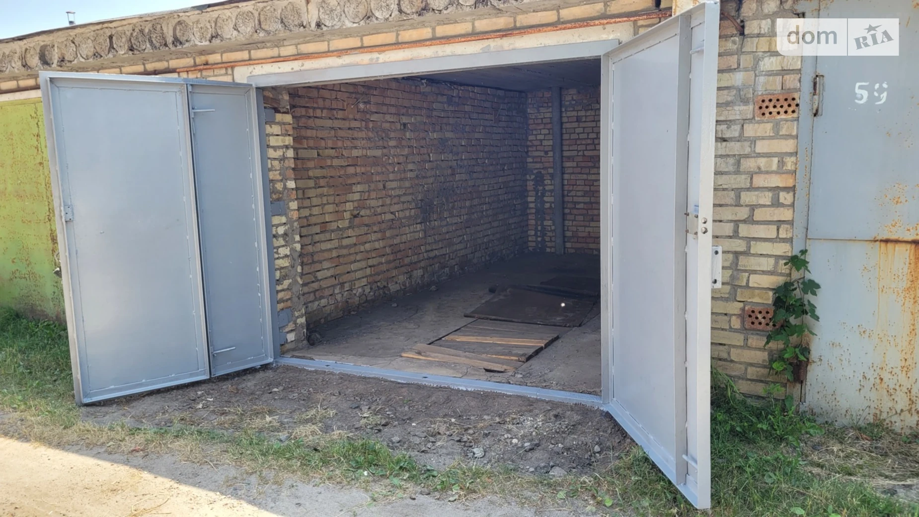 Продается отдельно стоящий гараж под легковое авто на 36.3 кв. м, цена: 6000 € - фото 2