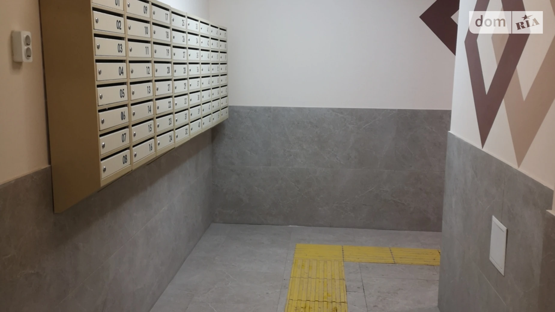 3-кімнатна квартира 71.8 кв. м у Луцьку, вул. Привокзальна, 12Б - фото 4