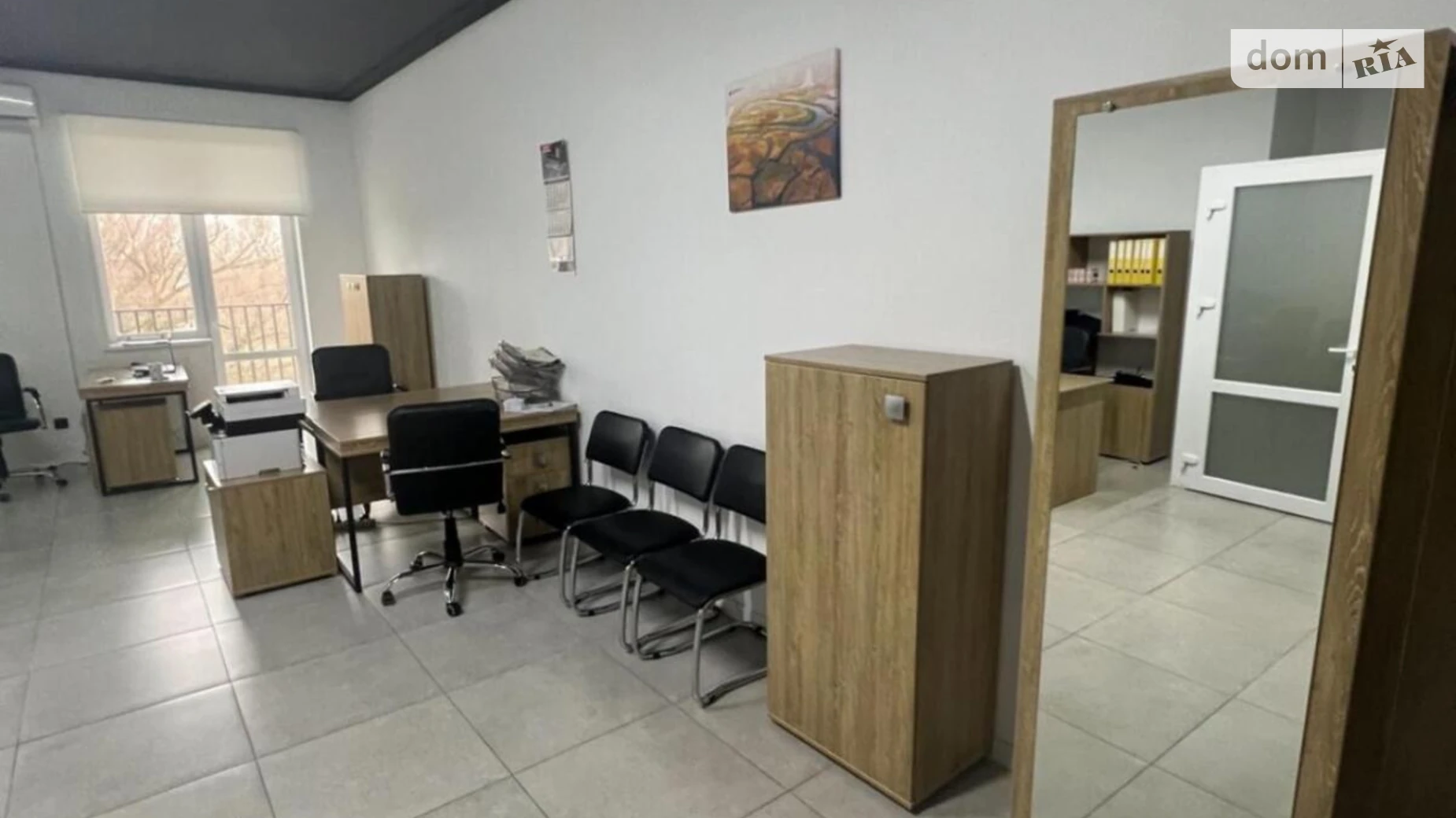 Сдается в аренду офис 53.9 кв. м в бизнес-центре, цена: 18865 грн - фото 4