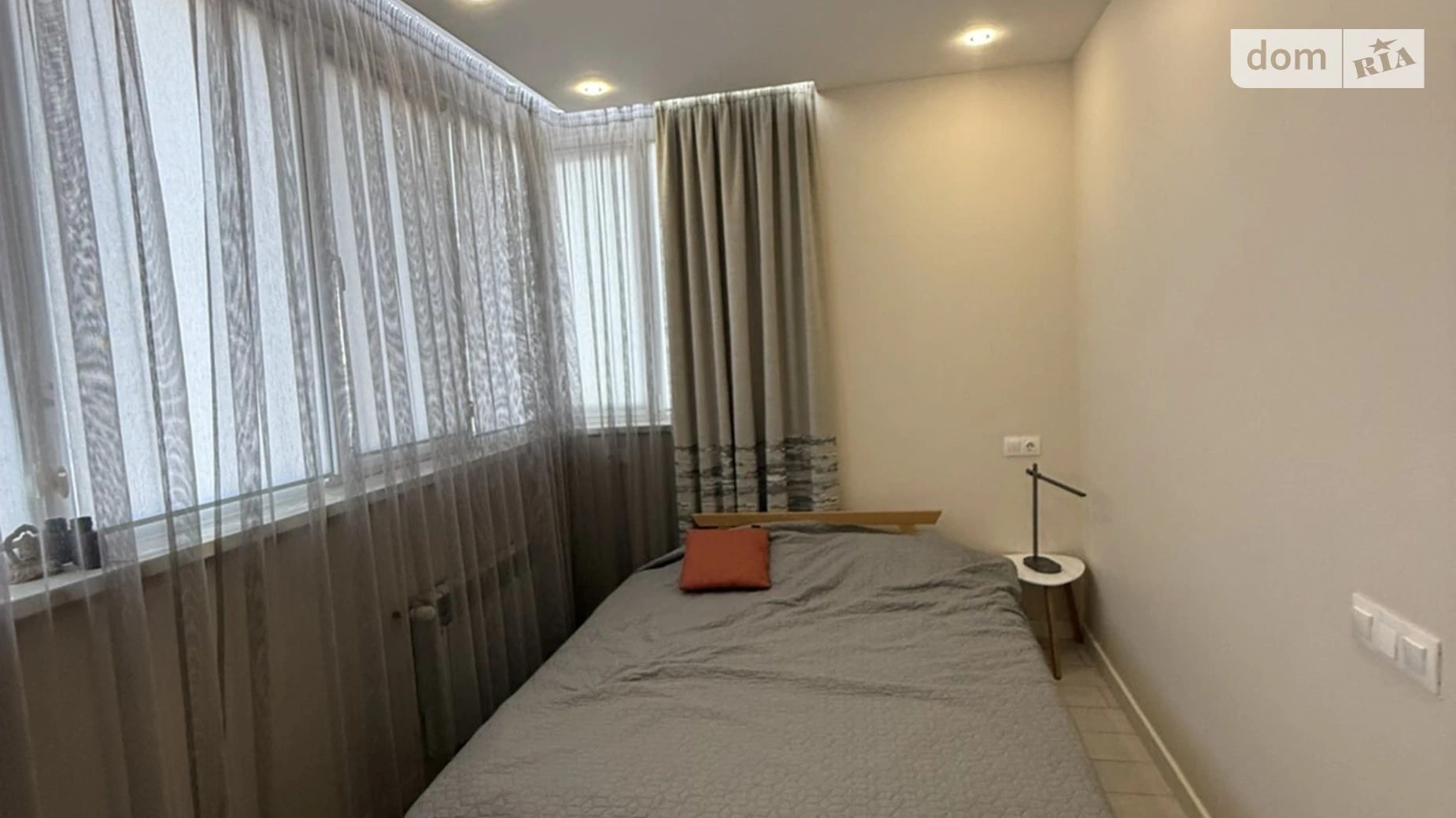 Продається 1-кімнатна квартира 38 кв. м у Чорноморську, вул. Захисників України(1 Травня) - фото 2