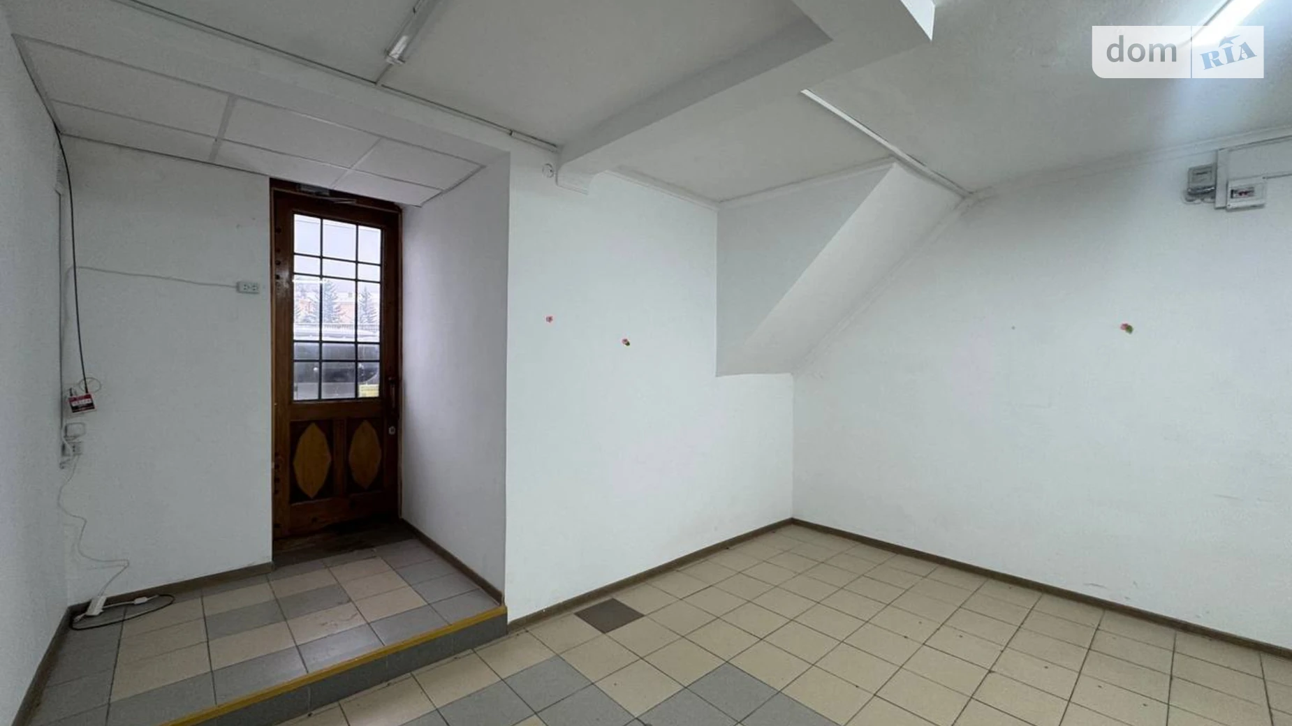 Сдается в аренду помещения свободного назначения 27 кв. м в 4-этажном здании, цена: 14000 грн - фото 2