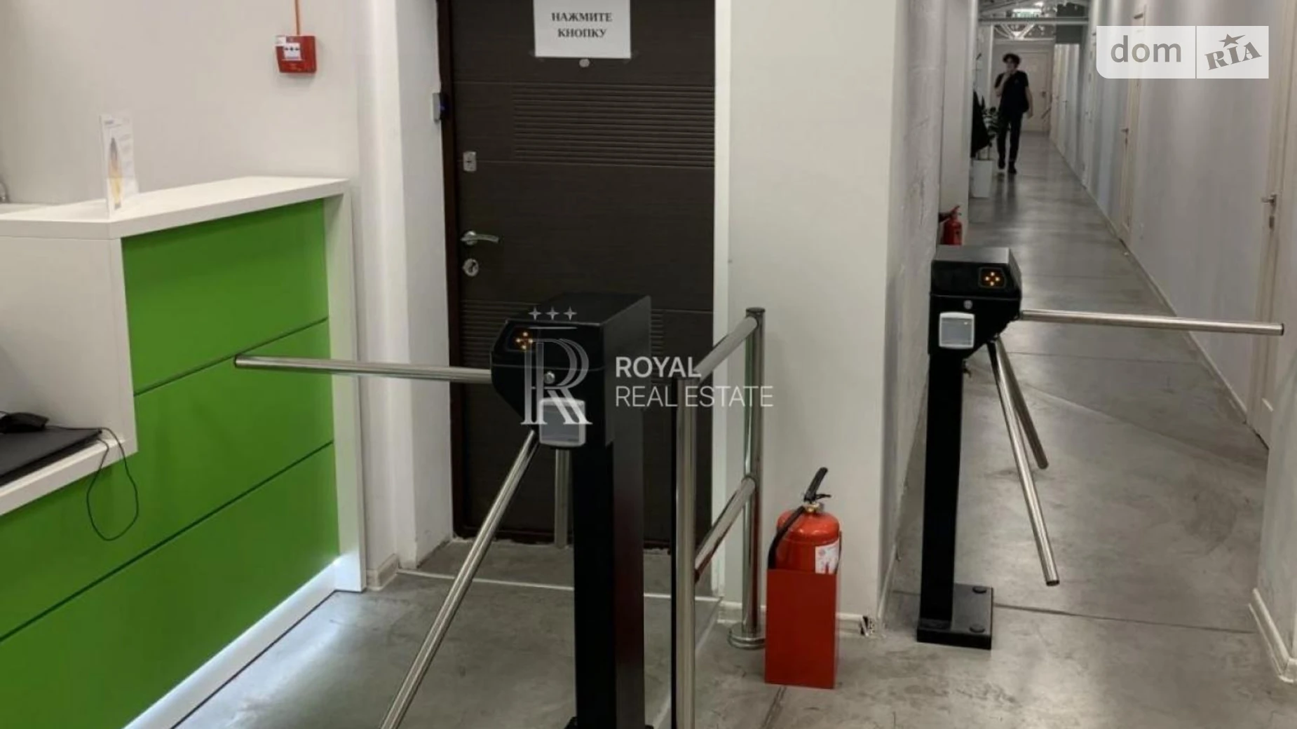 Сдается в аренду офис 377 кв. м в бизнес-центре, цена: 4901 $ - фото 4