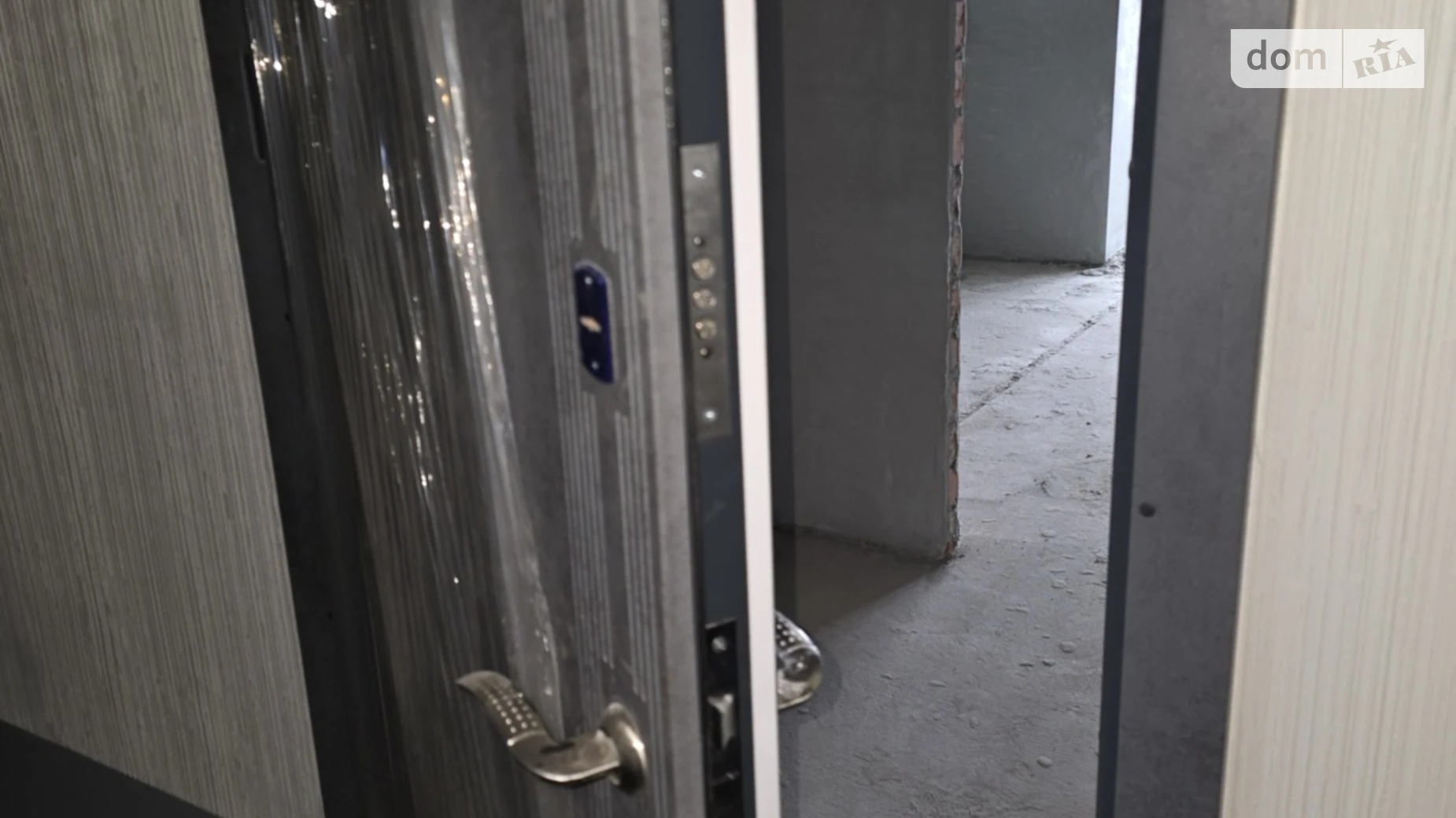 Продается 2-комнатная квартира 69 кв. м в Хмельницком, ул. Озерная, 16Б корпус 2 - фото 2