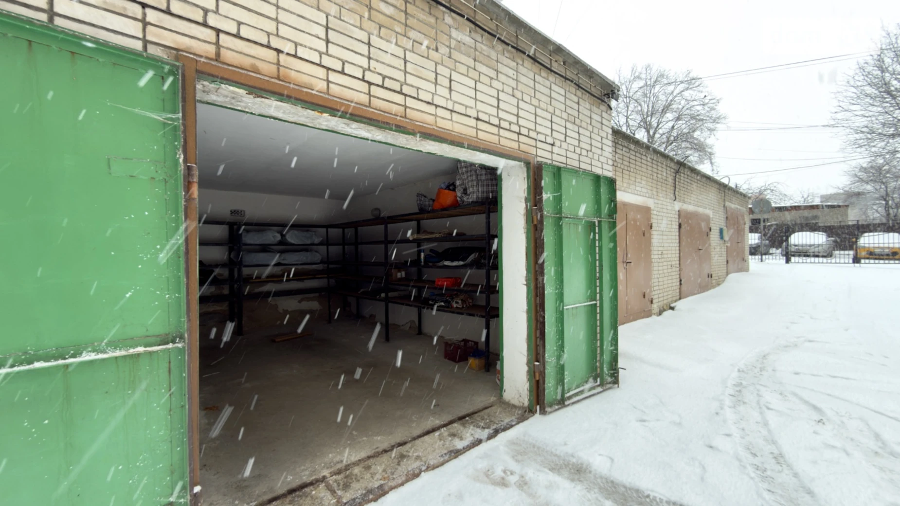 Продается отдельно стоящий гараж универсальный на 30 кв. м, цена: 19991 $ - фото 3