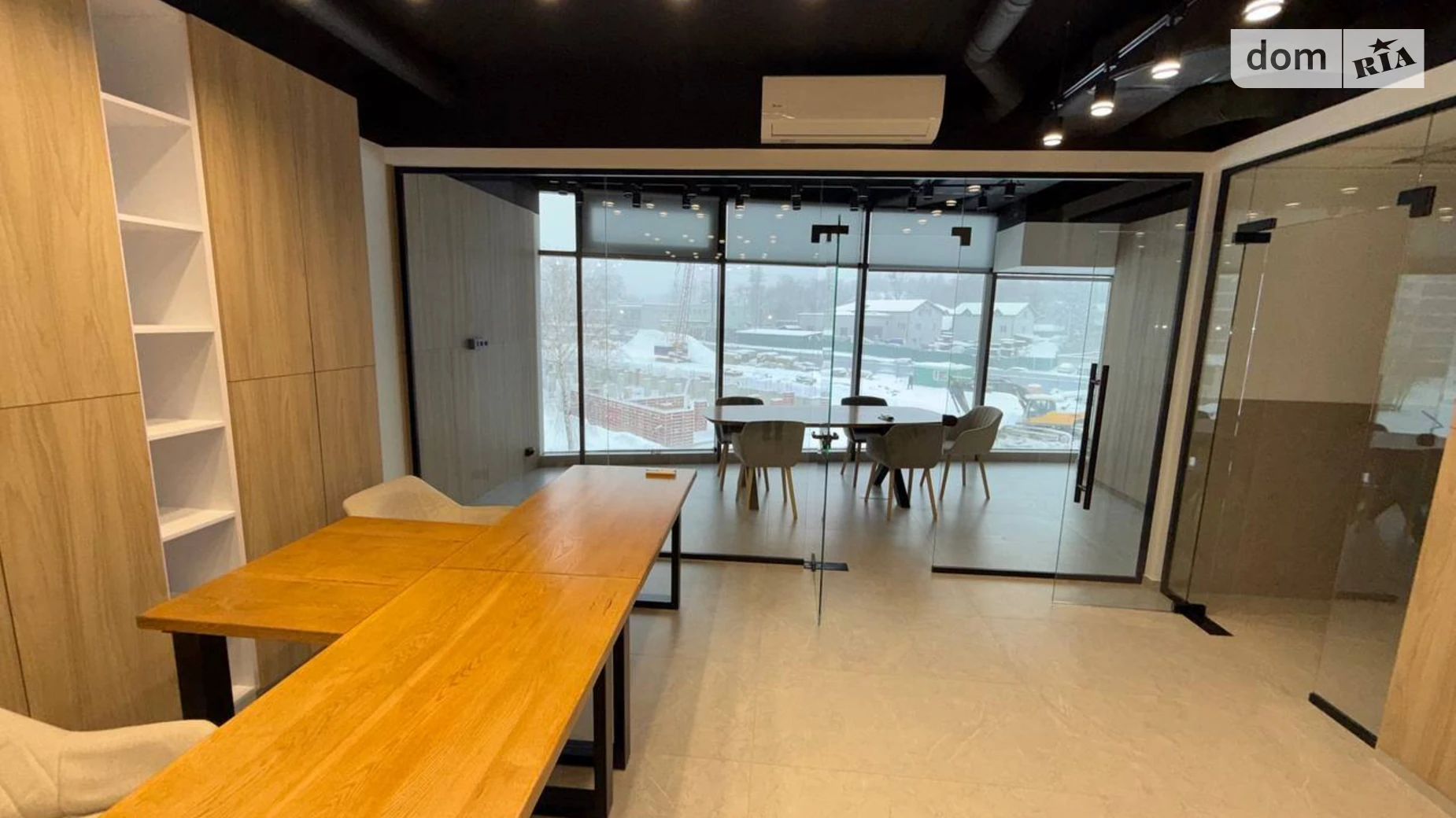 Сдается в аренду офис 52.3 кв. м в бизнес-центре, цена: 900 $ - фото 2