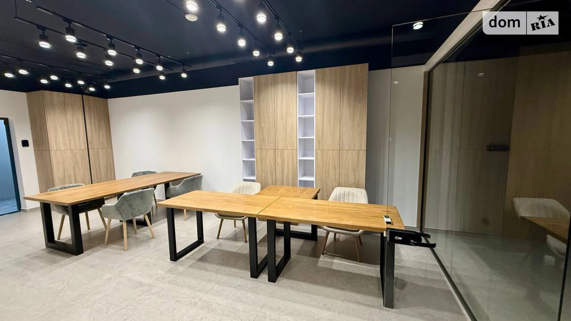 Сдается в аренду офис 52.3 кв. м в бизнес-центре, цена: 900 $ - фото 5