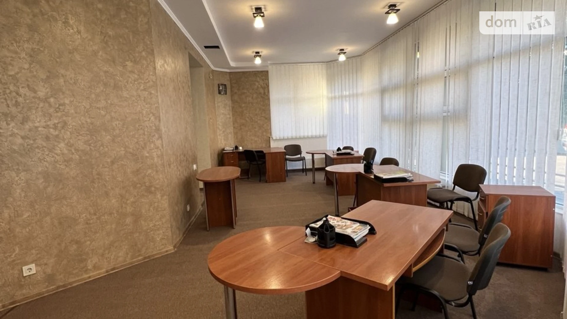 Сдается в аренду офис 125 кв. м в бизнес-центре, цена: 25000 грн - фото 2