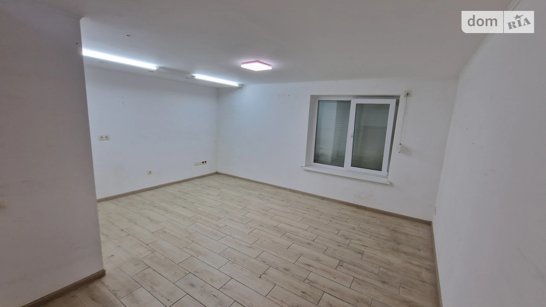 Сдается в аренду офис 40.5 кв. м в бизнес-центре, цена: 300 $ - фото 3