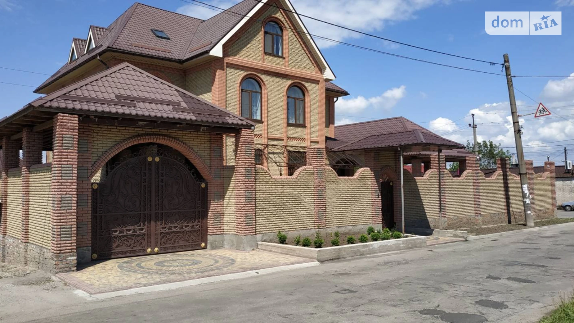 Продается дом на 3 этажа 700 кв. м с баней/сауной, цена: 270000 $ - фото 2