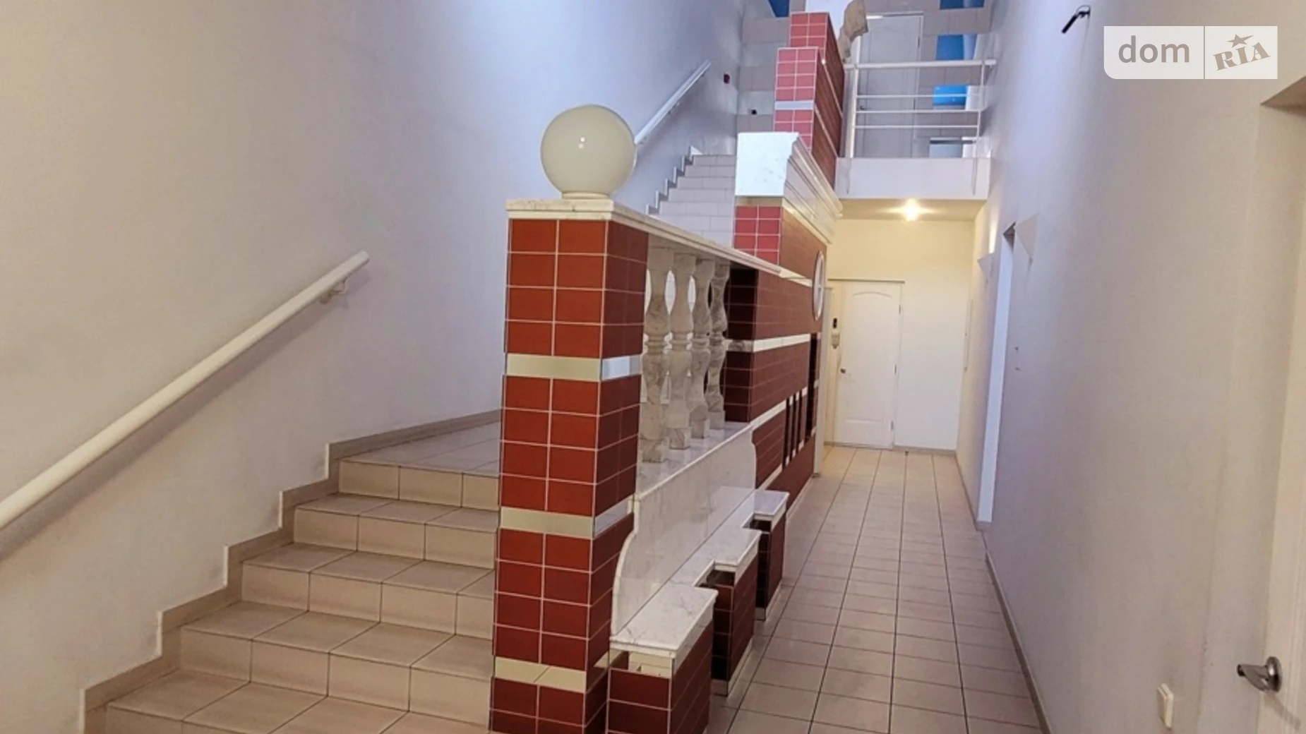 Продается офис 56 кв. м в бизнес-центре, цена: 61000 $ - фото 2