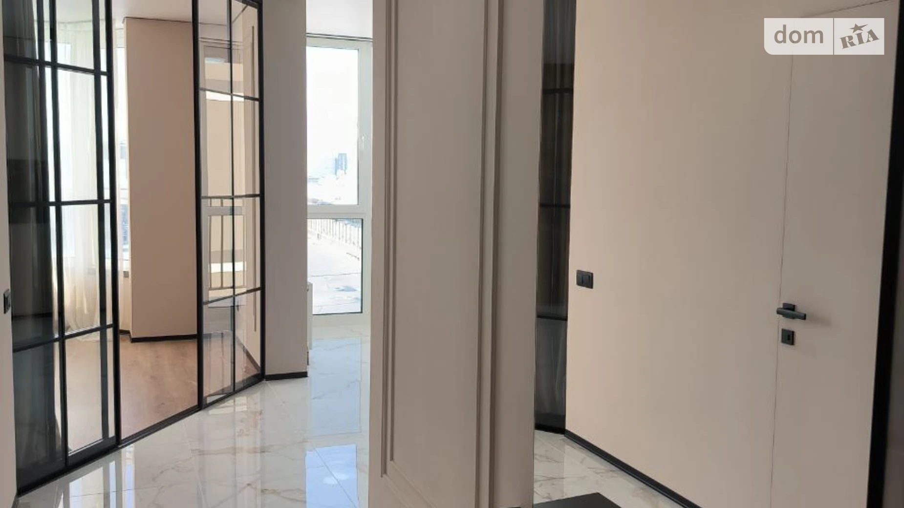 Продается 1-комнатная квартира 38.3 кв. м в Буче, бул. Леонида Бирюкова, 4 - фото 2