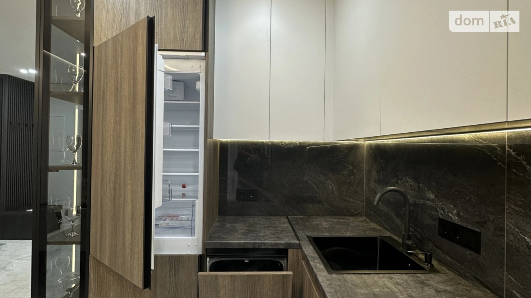 Сдается в аренду 1-комнатная квартира 39 кв. м в Ивано-Франковске, ул. Юліана Пелеша(Крайковского), 3 корпус 8 - фото 2