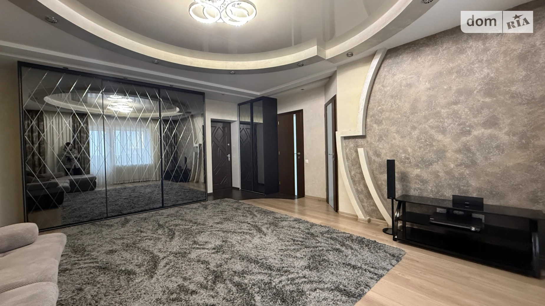 Продается 3-комнатная квартира 90.9 кв. м в Хмельницком, ул. Молодежная, 2/3А - фото 2