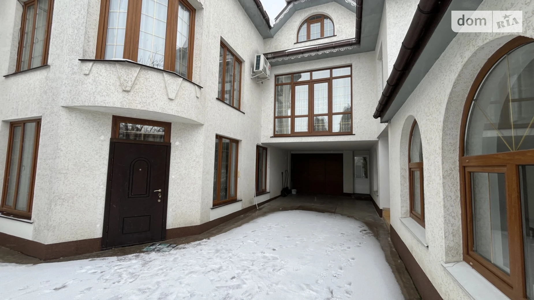 Продается дом на 2 этажа 540 кв. м с подвалом, цена: 300000 $ - фото 2