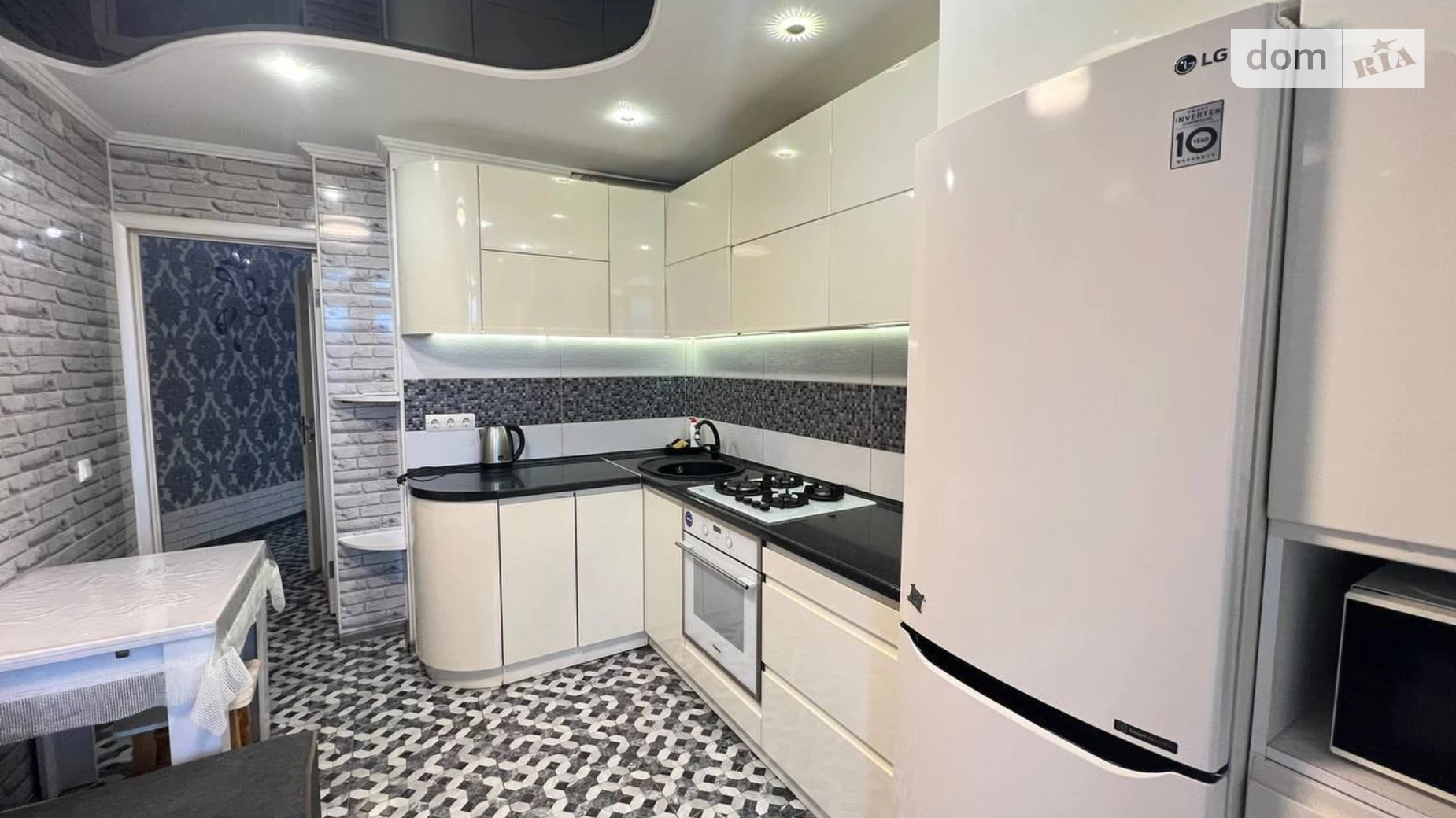 1-комнатная квартира 41.3 кв. м в Тернополе, ул. Киевская, 8А - фото 2