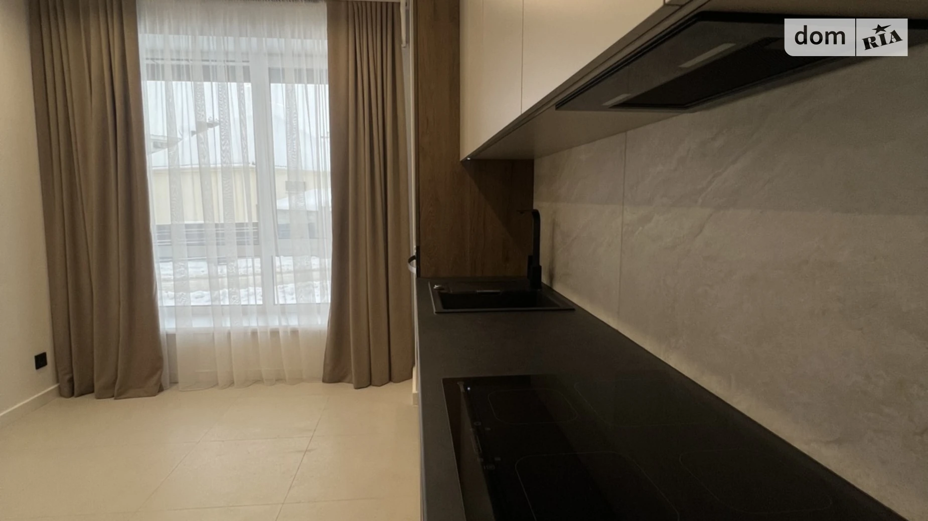 Продается 1-комнатная квартира 42 кв. м в Ровно, ул. Атмосферная - фото 2