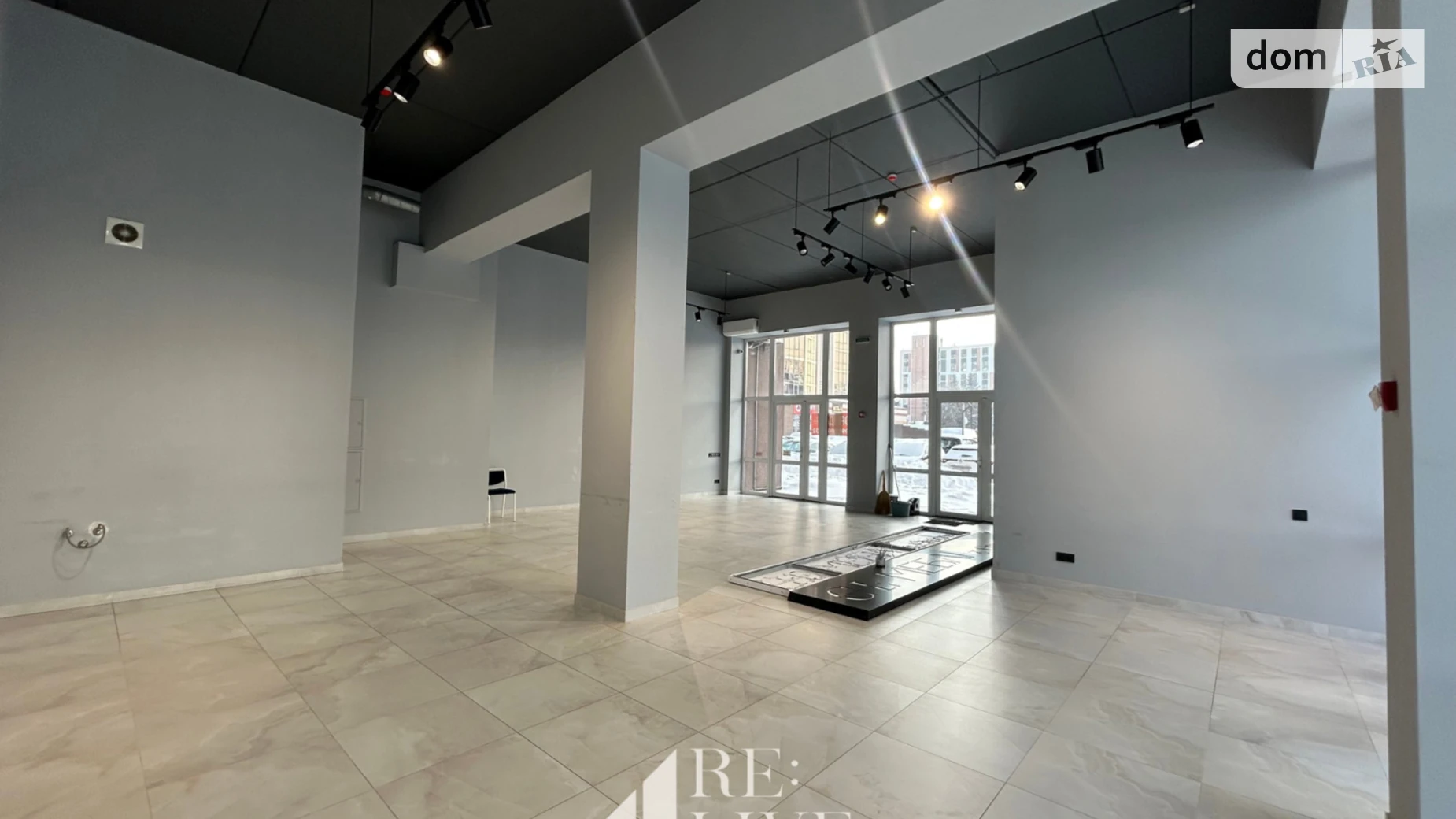 Сдается в аренду помещения свободного назначения 92 кв. м в 12-этажном здании, цена: 40000 грн - фото 2