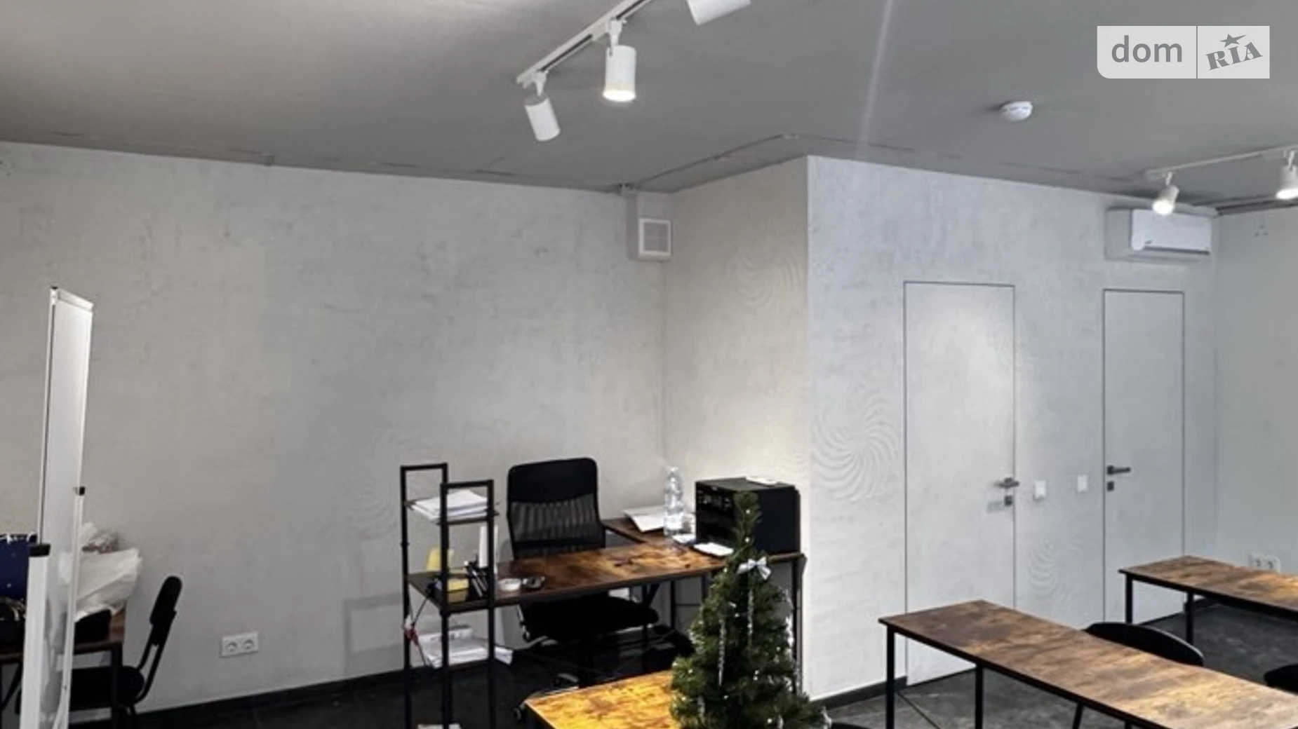 Здається в оренду приміщення вільного призначення 40 кв. м в 9-поверховій будівлі, цена: 550 $ - фото 2