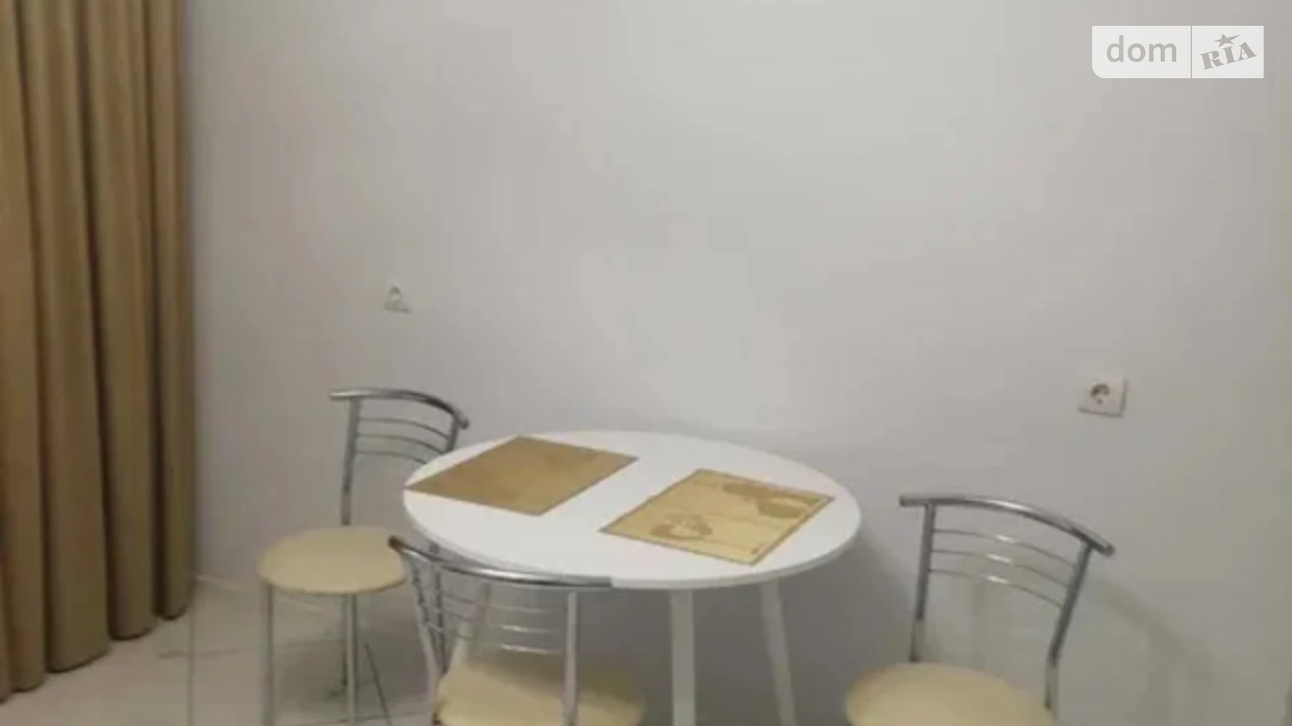 Продается 1-комнатная квартира 43 кв. м в Чернигове, просп. Победы, 60А - фото 3