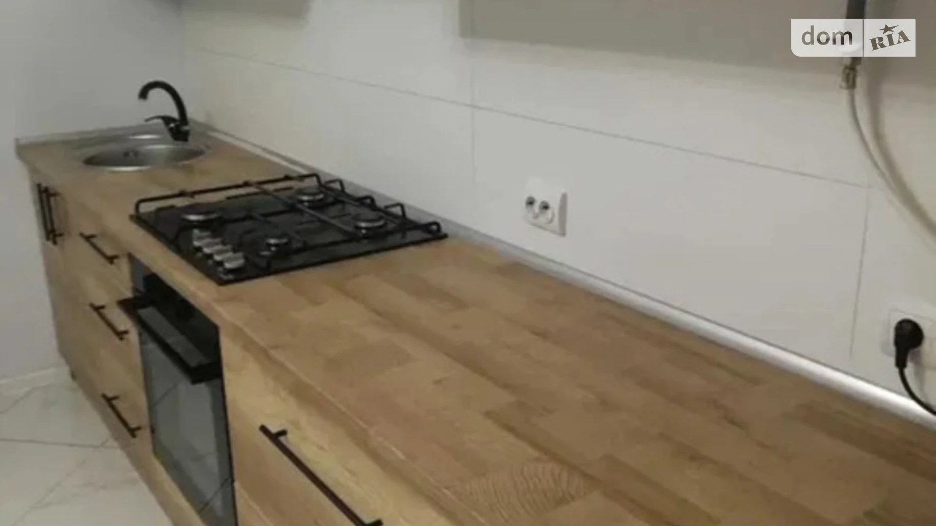 Продается 1-комнатная квартира 43 кв. м в Чернигове, просп. Победы, 60А - фото 2